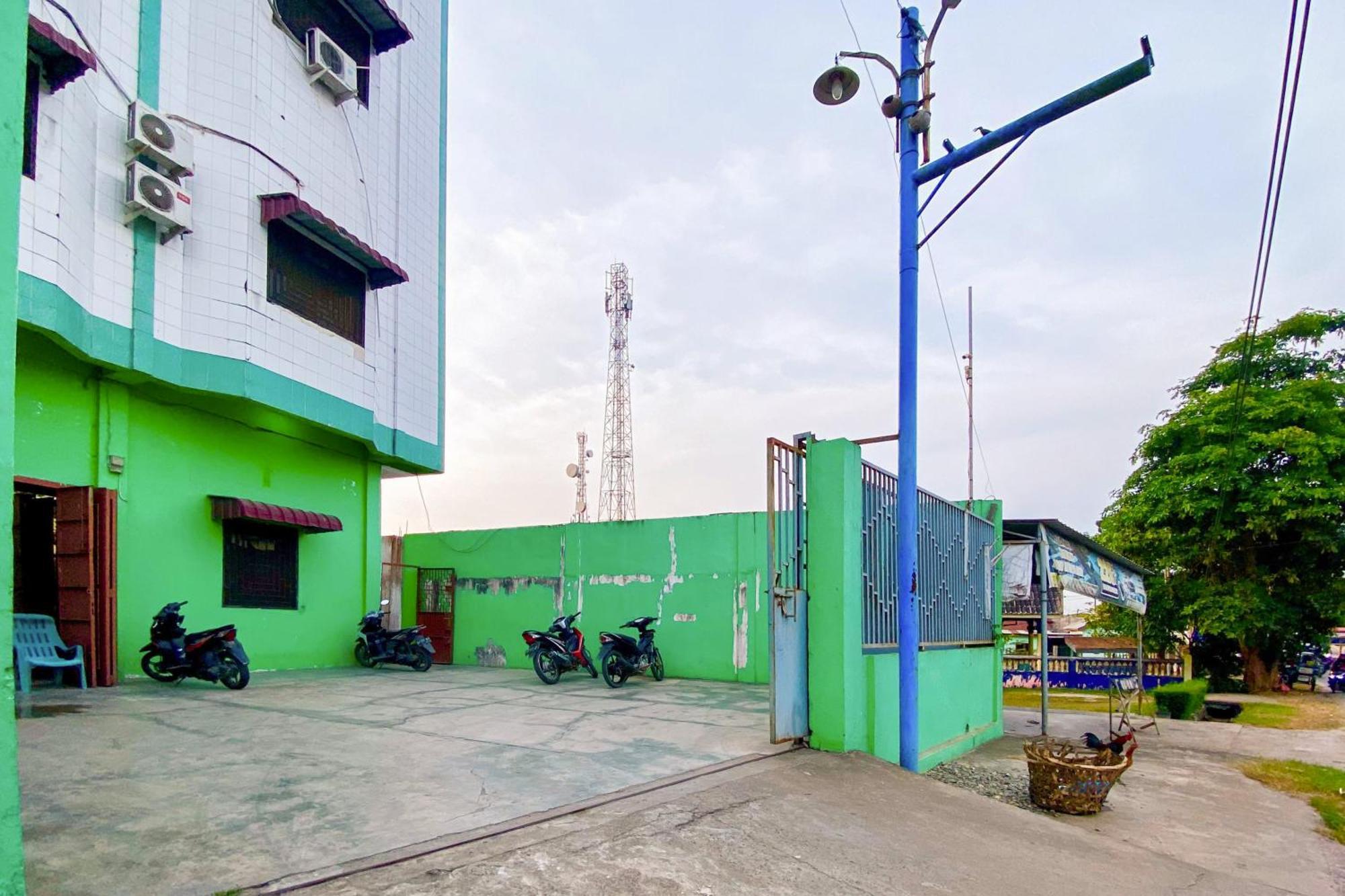 Reddoorz At Star Hill Inn Syariah Tebing Tinggi Rantau Laban Exterior photo
